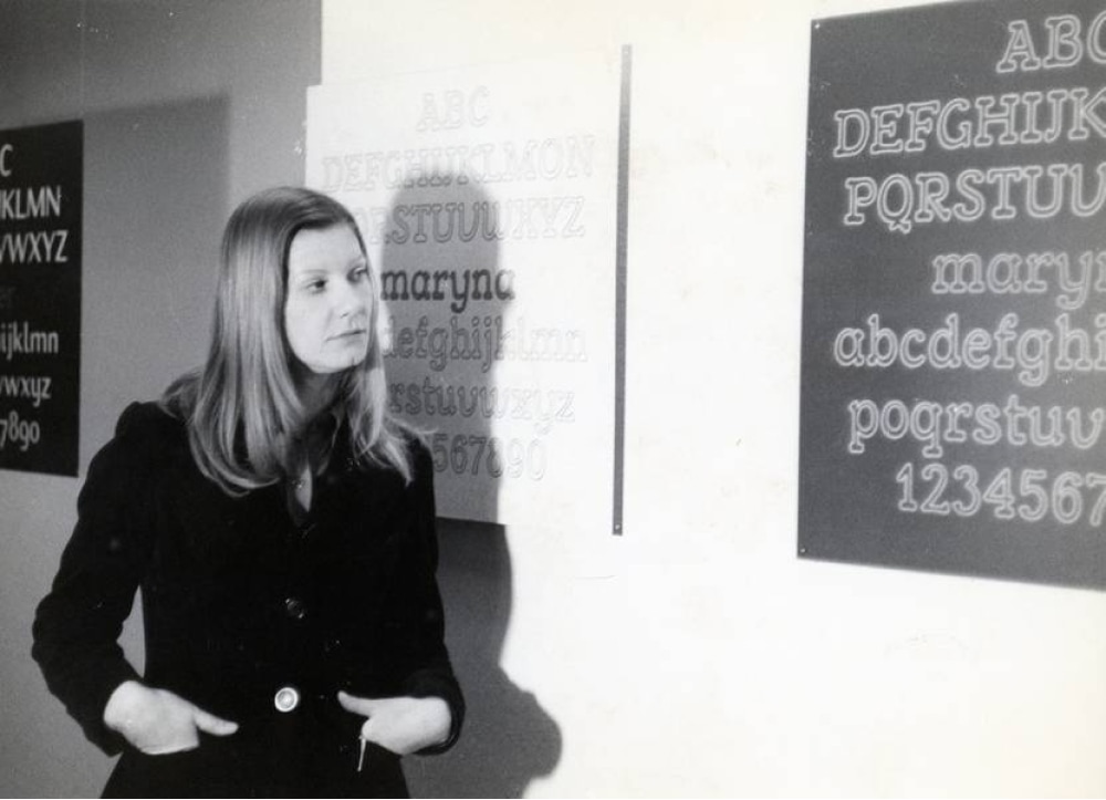 Archiwalne zdj. z Muzeum Plakatu w Wilanowie; Atypi w 1975 w  Warszawie; na zdjęciu Maria Nowak