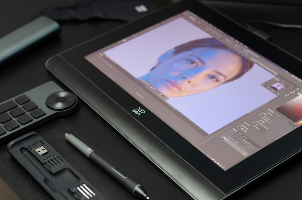 Tani tablet graficzny z ekranem XP Pen