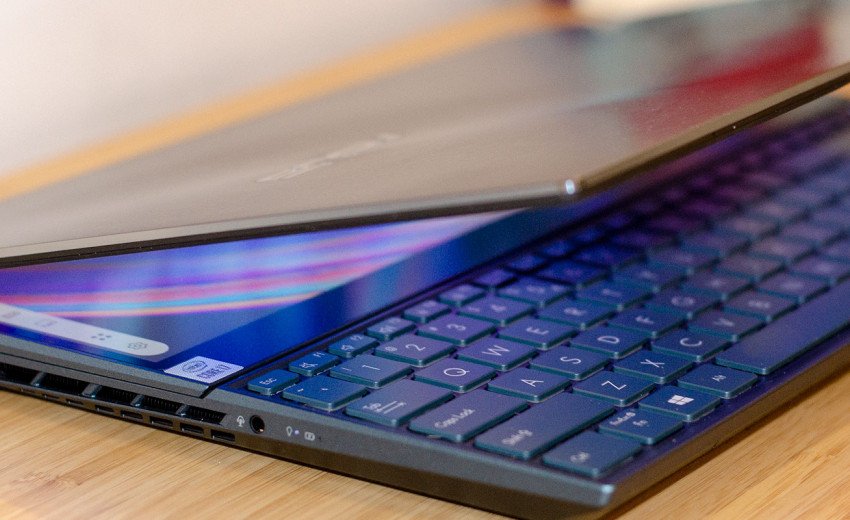 Okładka artykułu Asus ZenBook Pro Duo — Recenzja laptopa z dwoma monitorami