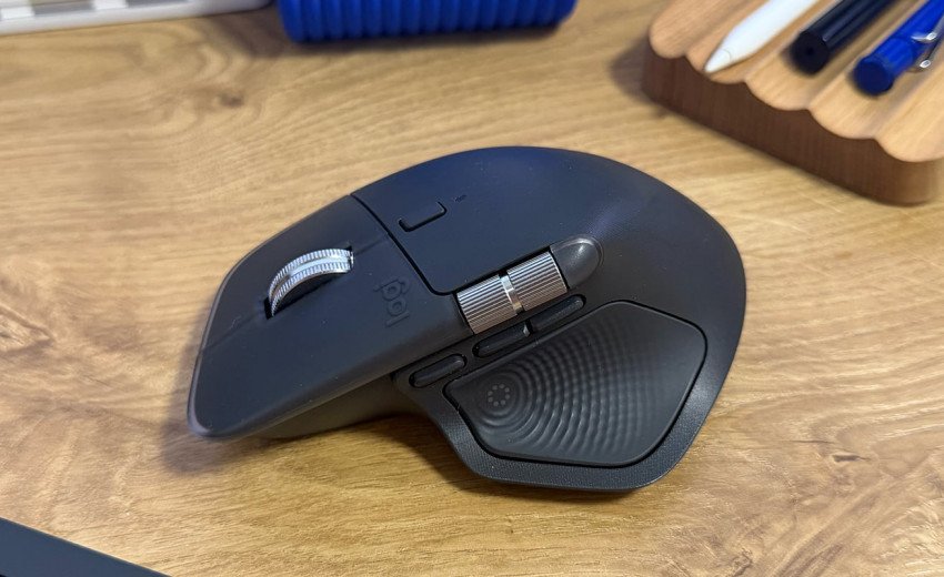 Okładka artykułu Myszka, która daje Ci znaki &mdash; Recenzja myszki Logitech MX Master 4