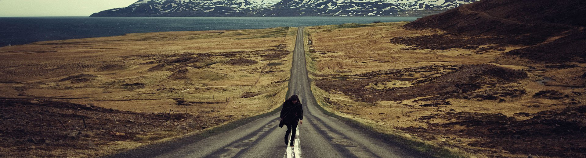 Okładka artykułu Mistyczne pustkowia Islandii — Finałowa odsłona Kolekcji „Disconnect” by Fotolia  ze zdjęciami Théo Gosselina
