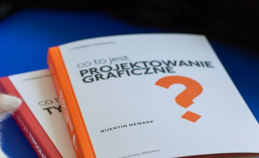Okładka artykułu Co to jest projektowanie graficzne i typografia? — Recenzja książek z serii „niezbędnik projektanta”