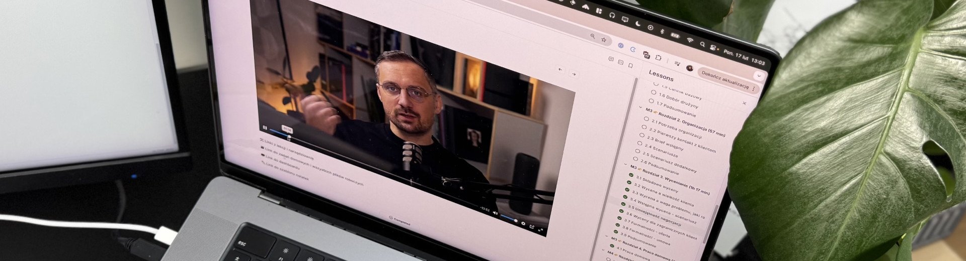 Okładka artykułu Jak przejść od projektowania grafik do budowania marek? — Recenzja kursu Brand Designer