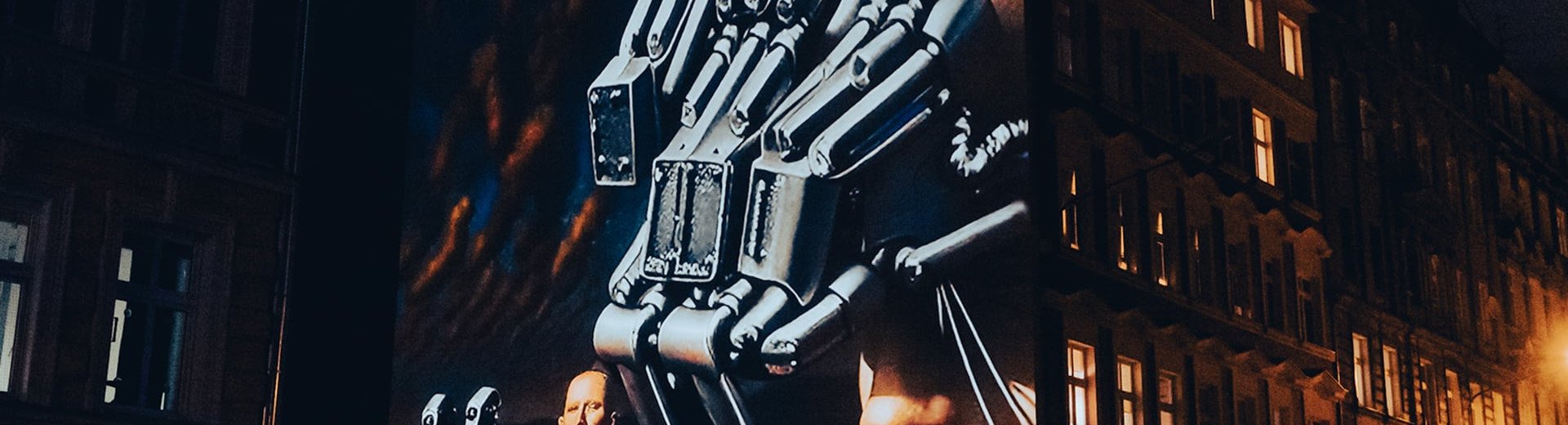 Okładka artykułu Festiwal sztuki nowych mediów, który wciąga publiczność — Poznaj program Kinomural 2025
