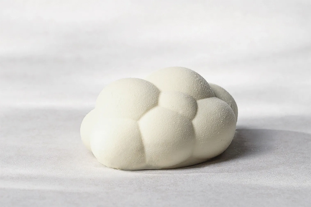 Pantone Cloud Dancer