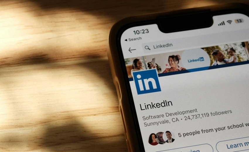 Okładka artykułu LinkedIn to nie social media — To Twoje wirtualne CV i narzędzie pracy